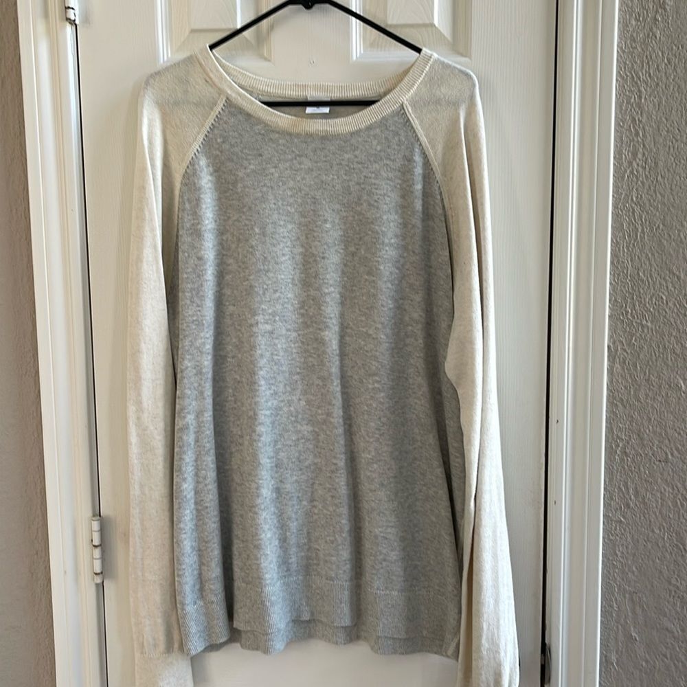 Express Men's Color Block Crewneck Sweater Men Gray Cream Long Sleeve SIze XL